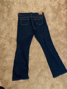 Levi's Women's classic bootcut Jeans 16 long